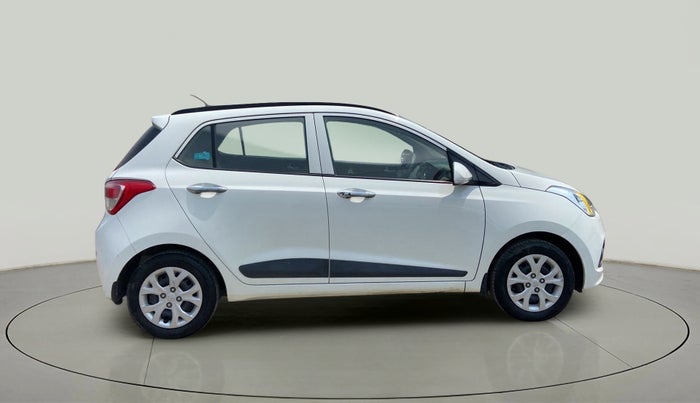 2014 Hyundai Grand i10 SPORTZ 1.2 KAPPA VTVT, Petrol, Manual, 24,833 km, Right Side View