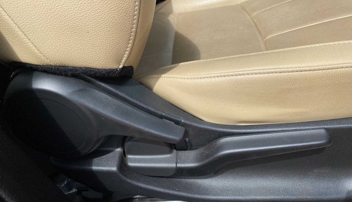 2022 Honda City 1.5L I-VTEC ZX, Petrol, Manual, 42,475 km, Driver Side Adjustment Panel