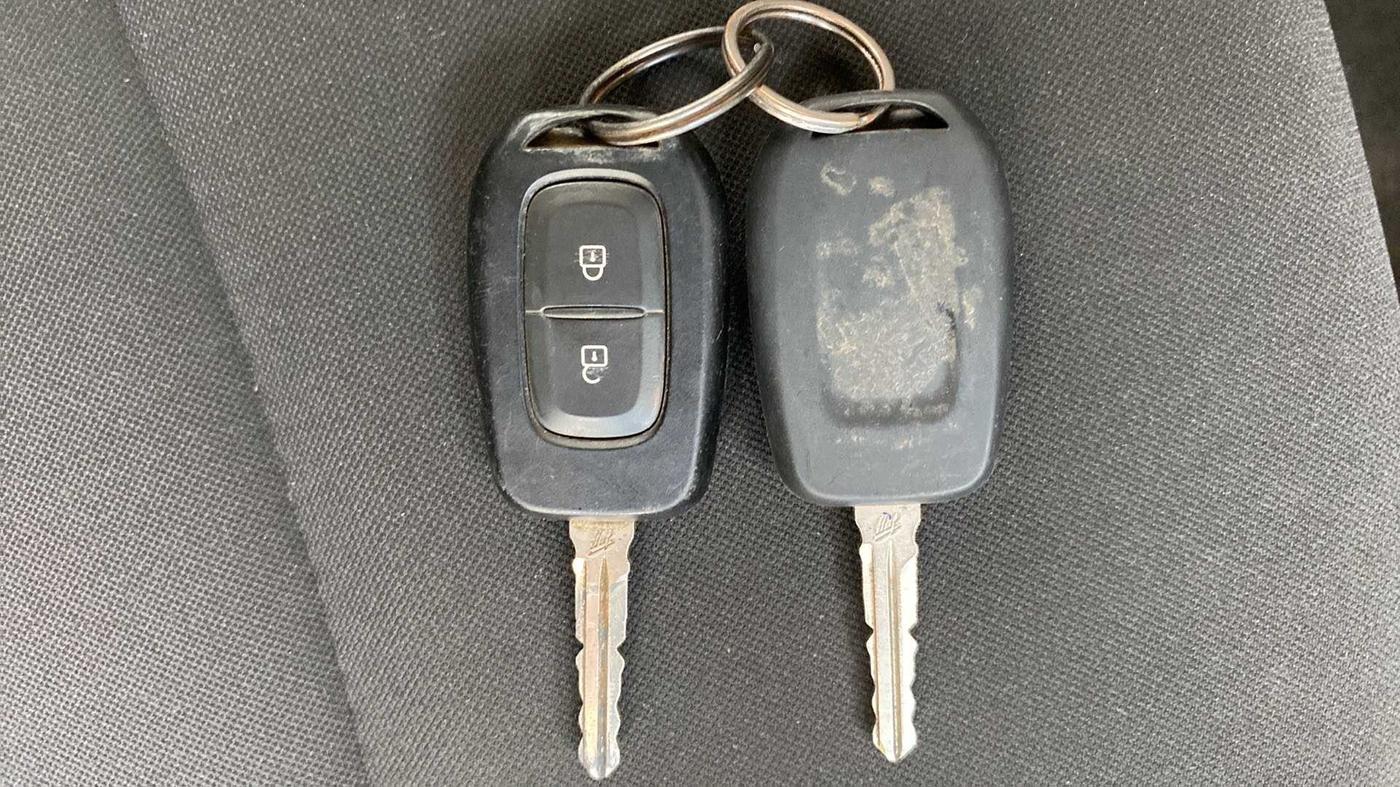 2020 Renault TRIBER RXL MT, Petrol, Manual, 16,901 km, Key Close Up