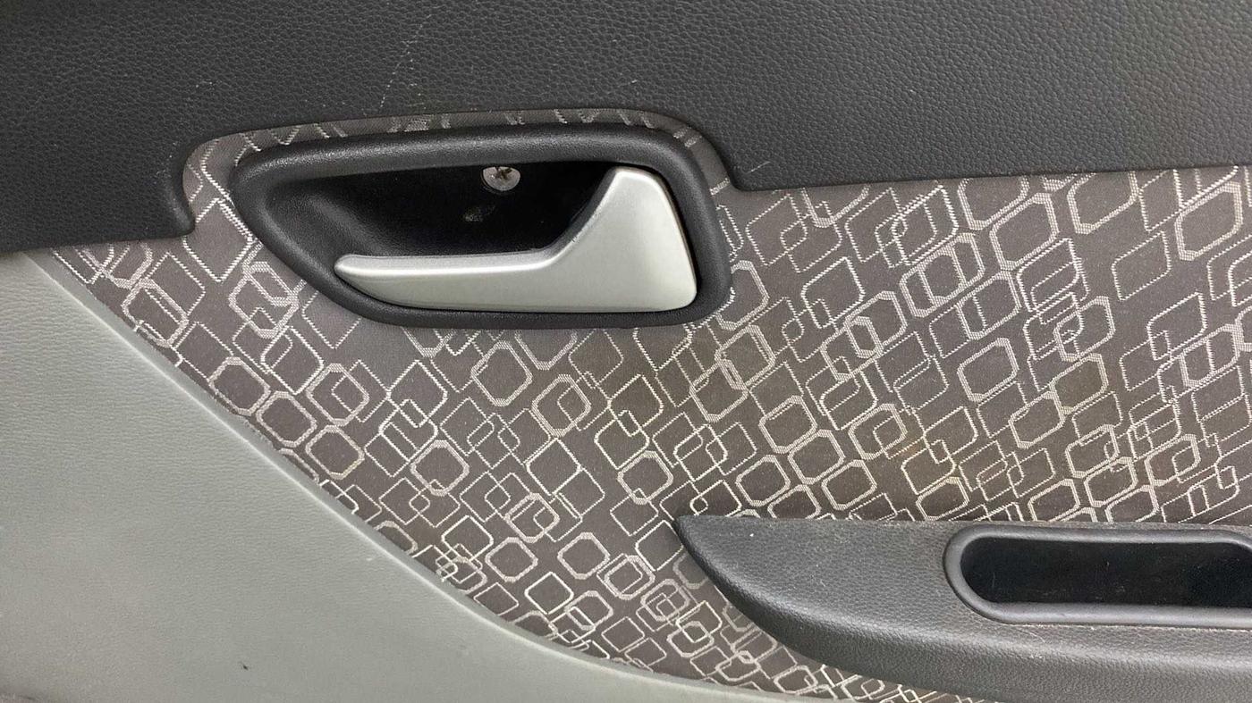 2018 Maruti Alto 800 VXI, Petrol, Manual, 55,517 km, Driver Side Door Panels Control