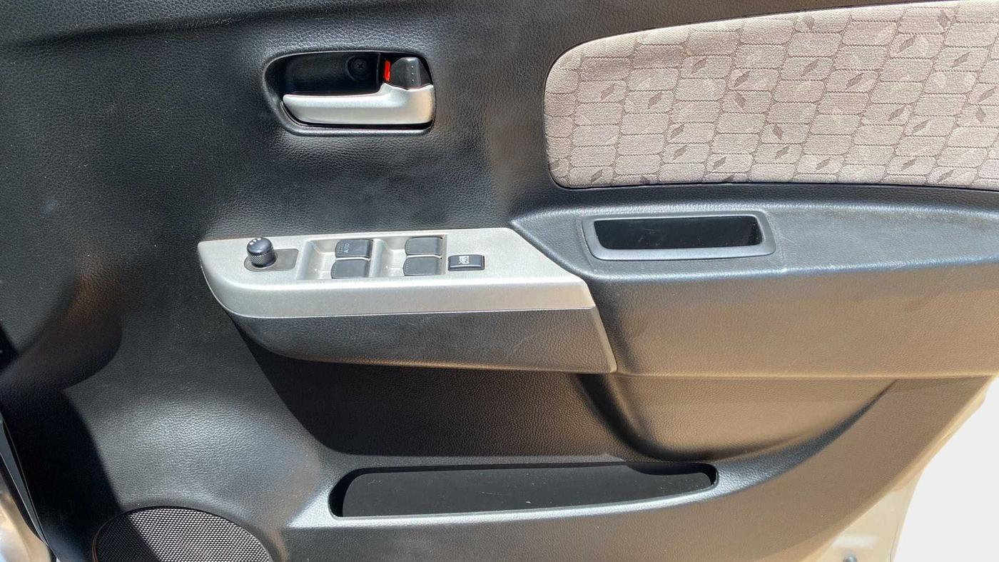 2016 Maruti Wagon R 1.0 VXI AMT, Petrol, Automatic, 28,180 km, Driver Side Door Panels Control