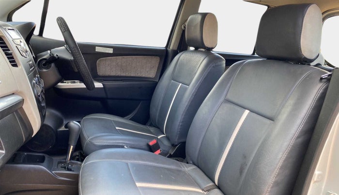 2016 Maruti Wagon R 1.0 VXI AMT, Petrol, Automatic, 28,180 km, Right Side Front Door Cabin