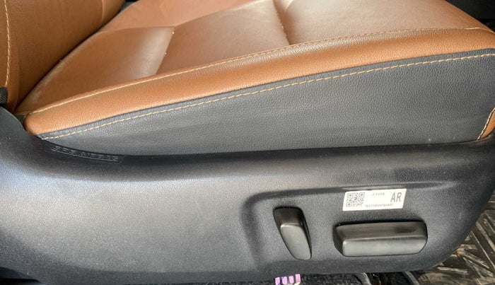 2022 Toyota Innova Crysta 2.7 ZX AT 7 STR, Petrol, Automatic, 14,291 km, Driver Side Adjustment Panel