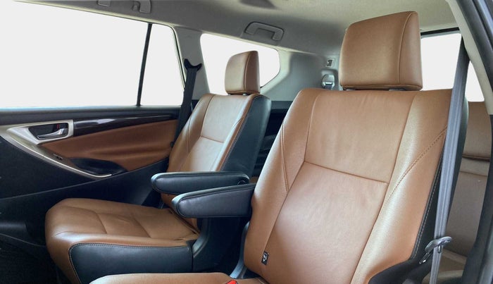 2022 Toyota Innova Crysta 2.7 ZX AT 7 STR, Petrol, Automatic, 14,291 km, Right Side Rear Door Cabin