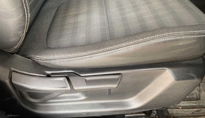 2020 KIA SONET HTK PLUS 1.0 IMT, Petrol, Manual, 19,568 km, Driver Side Adjustment Panel
