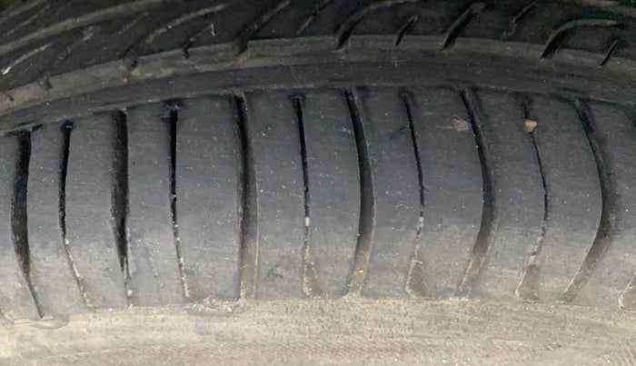 2014 Maruti Wagon R 1.0 VXI, Petrol, Manual, 50,189 km, Right Front Tyre Tread