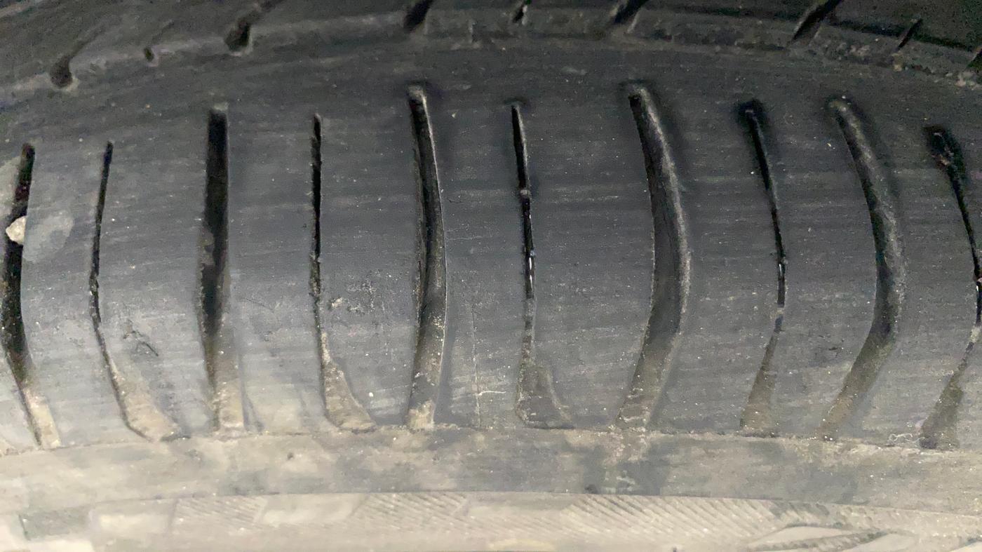 2014 Maruti Wagon R 1.0 VXI, Petrol, Manual, 50,189 km, Left Rear Tyre Tread