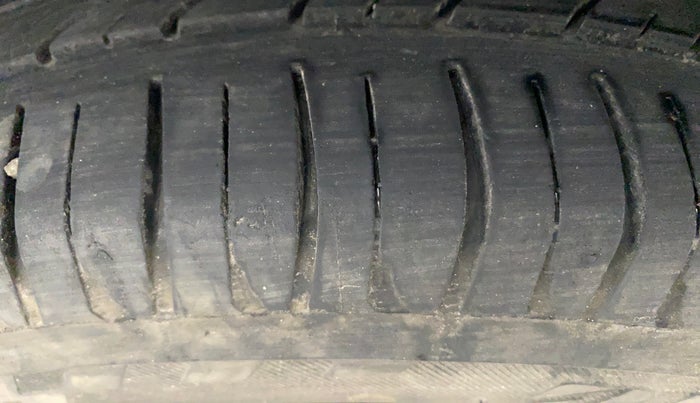 2014 Maruti Wagon R 1.0 VXI, Petrol, Manual, 50,189 km, Left Rear Tyre Tread