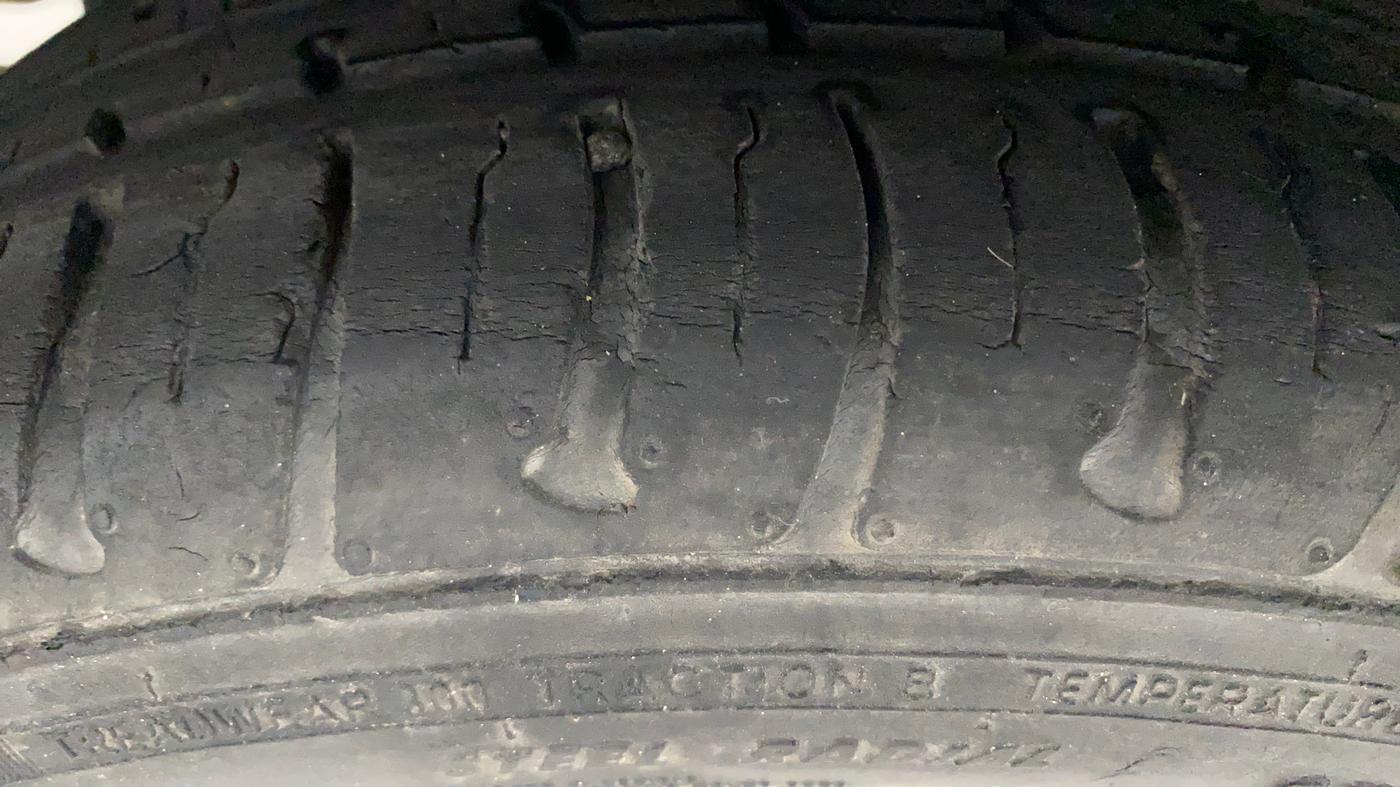 2018 Tata TIGOR XZ DIESEL, Diesel, Manual, 35,402 km, Right Rear Tyre Tread