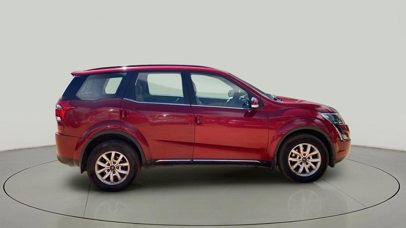 2018 Mahindra XUV500 W11 AT, Diesel, Automatic, 36,626 km, Right Side View