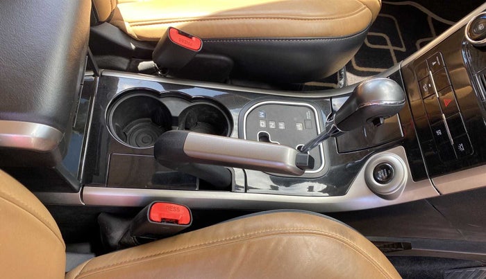 2018 Mahindra XUV500 W11 AT, Diesel, Automatic, 36,626 km, Gear Lever