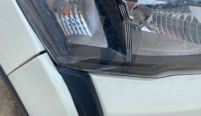 2019 Mahindra XUV300 W4 1.5 DIESEL, Diesel, Manual, 41,601 km, Right headlight - Minor scratches