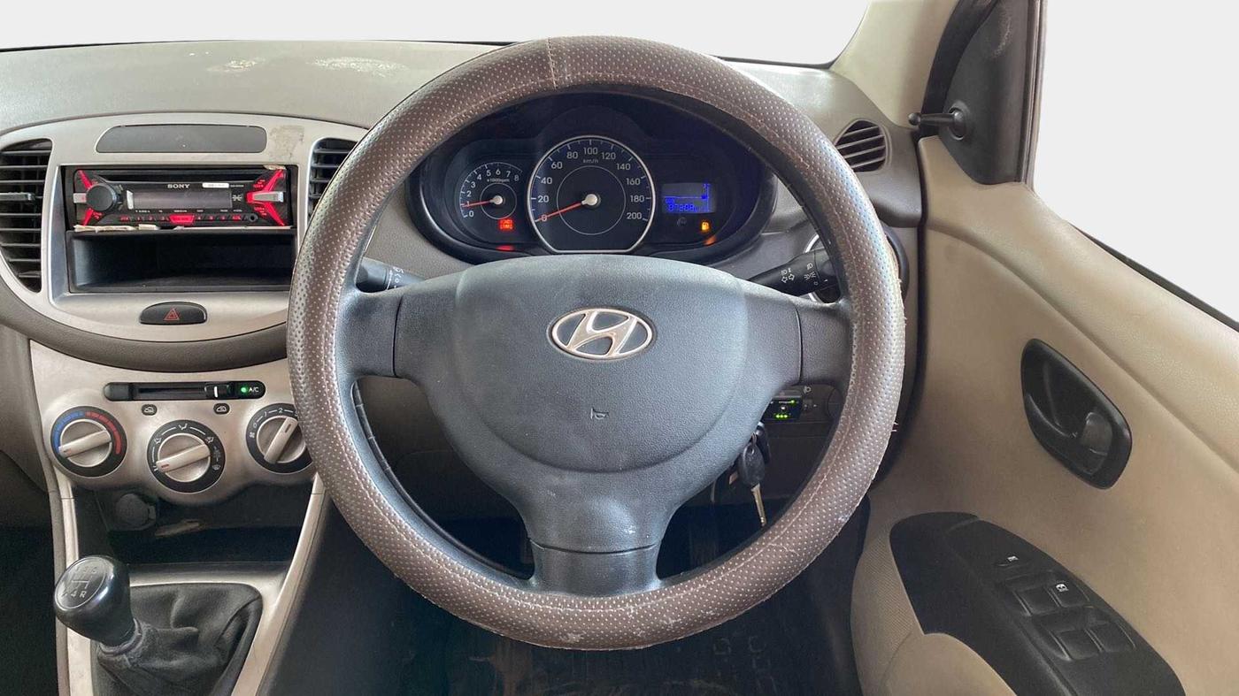 2014 Hyundai i10 MAGNA 1.1, CNG, Manual, 87,197 km, Steering Wheel Close Up