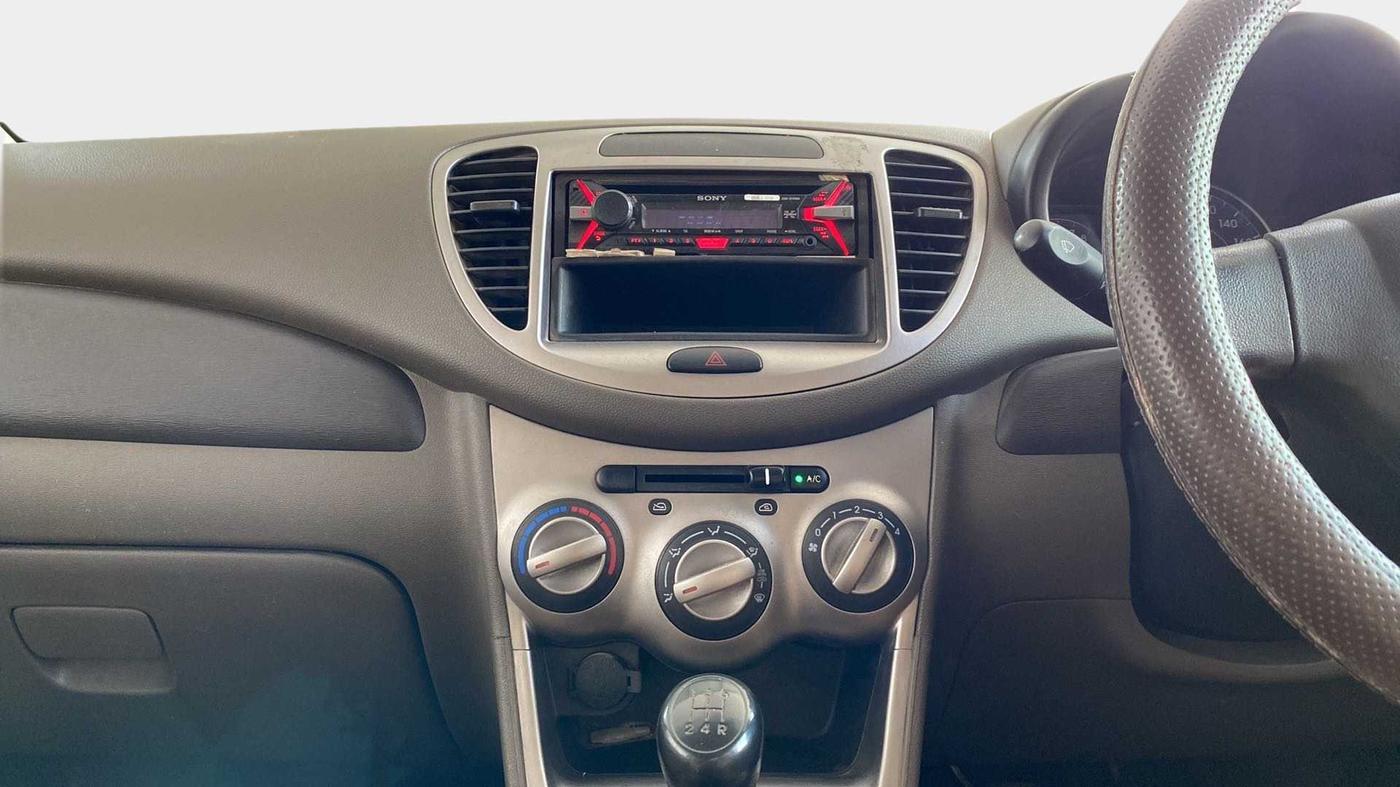 2014 Hyundai i10 MAGNA 1.1, CNG, Manual, 87,197 km, Air Conditioner