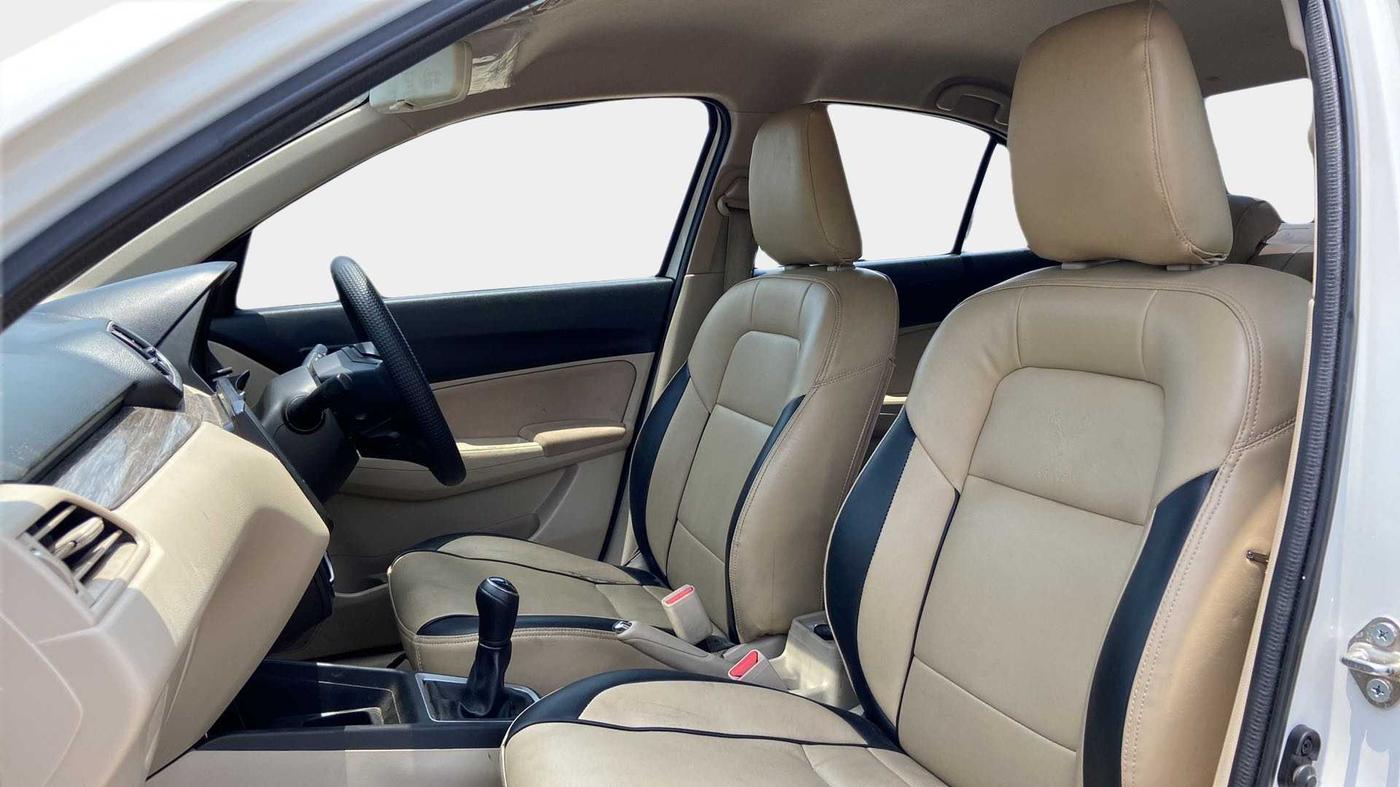 2021 Maruti Dzire VXI, Petrol, Manual, 31,876 km, Right Side Front Door Cabin