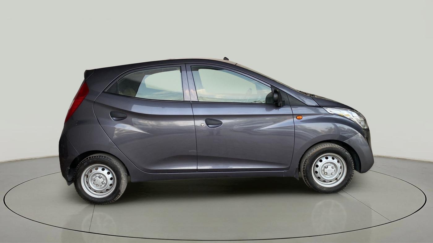2017 Hyundai Eon ERA +, Petrol, Manual, 4,736 km, Right Side View