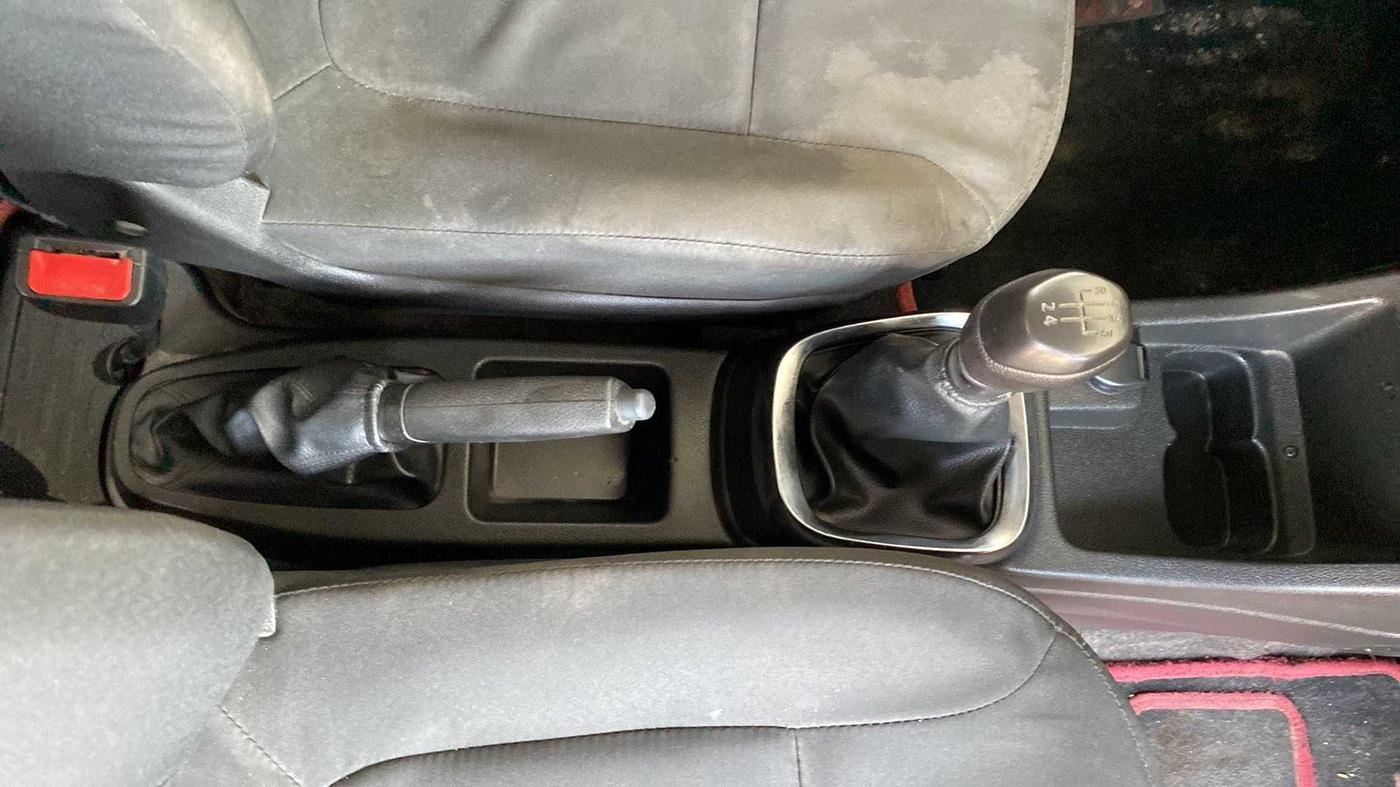 2017 Renault Kwid RXL 1.0, Petrol, Manual, 29,223 km, Gear Lever