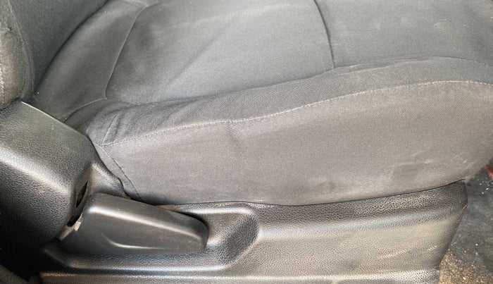 2017 Renault Kwid RXL 1.0, Petrol, Manual, 29,223 km, Driver Side Adjustment Panel