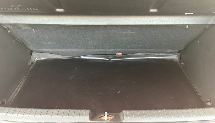 2016 Hyundai Elite i20 MAGNA 1.2, Petrol, Manual, 80,868 km, Boot Inside