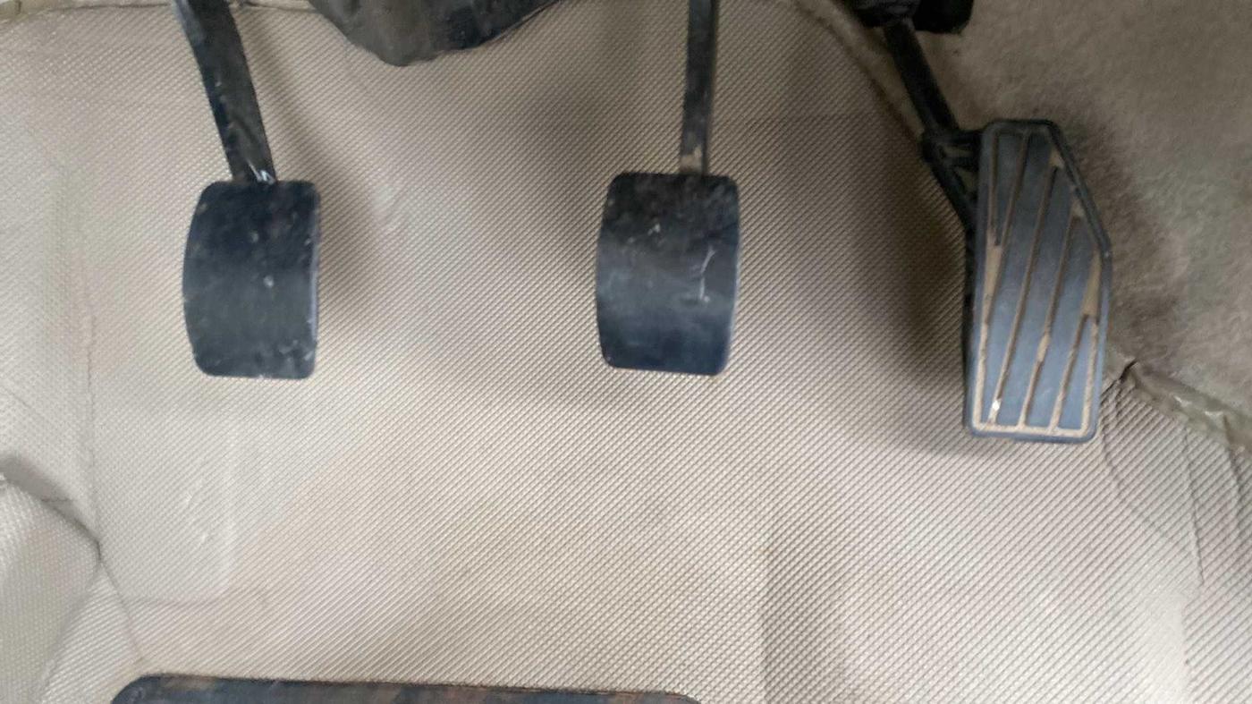 2017 Maruti Dzire VDI, Diesel, Manual, 31,276 km, Pedals