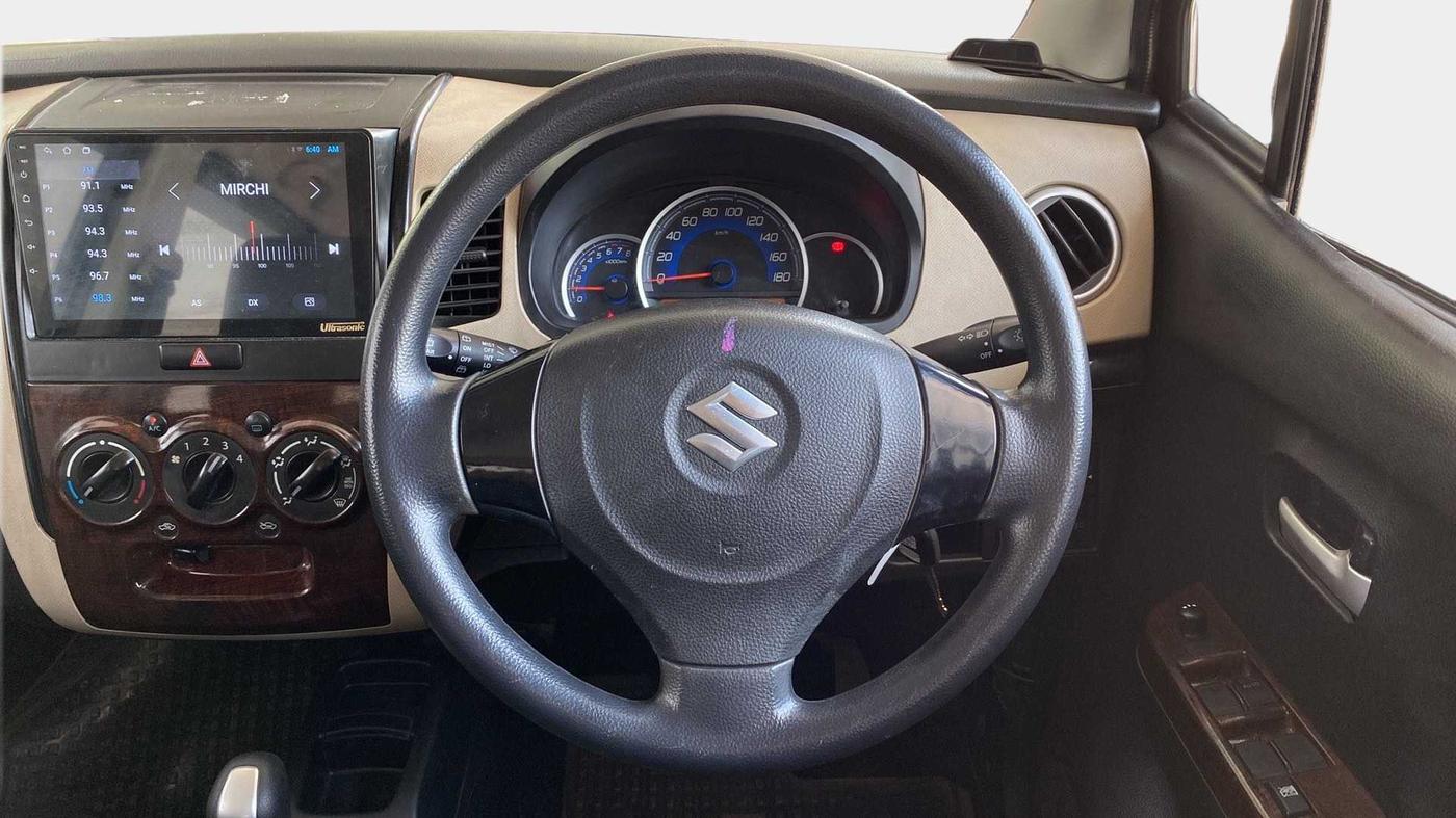 2017 Maruti Wagon R 1.0 VXI AMT, Petrol, Automatic, 19,767 km, Steering Wheel Close Up