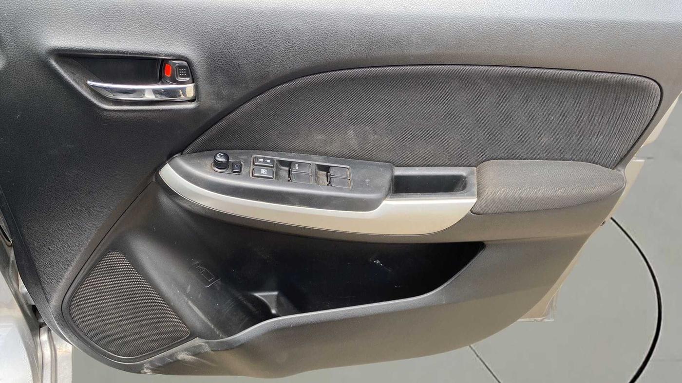 2017 Maruti Baleno DELTA PETROL 1.2, Petrol, Manual, 78,999 km, Driver Side Door Panels Control