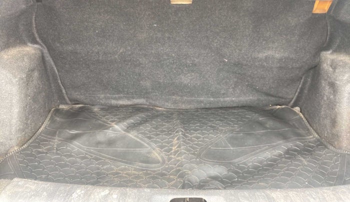 2014 Maruti Swift Dzire VXI, Petrol, Manual, 96,783 km, Boot Inside