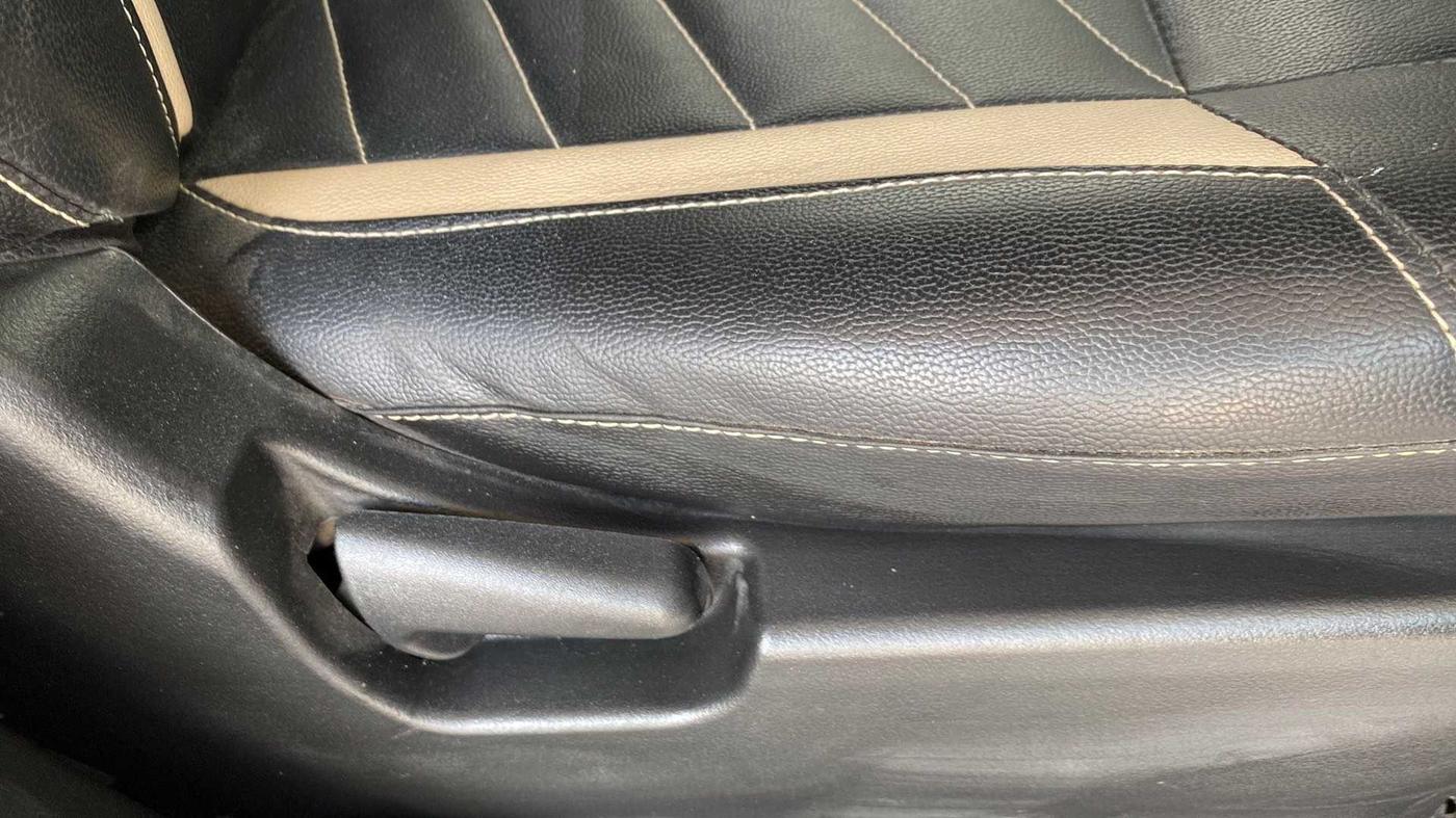 2018 Maruti Wagon R 1.0 LXI, Petrol, Manual, 49,098 km, Driver Side Adjustment Panel