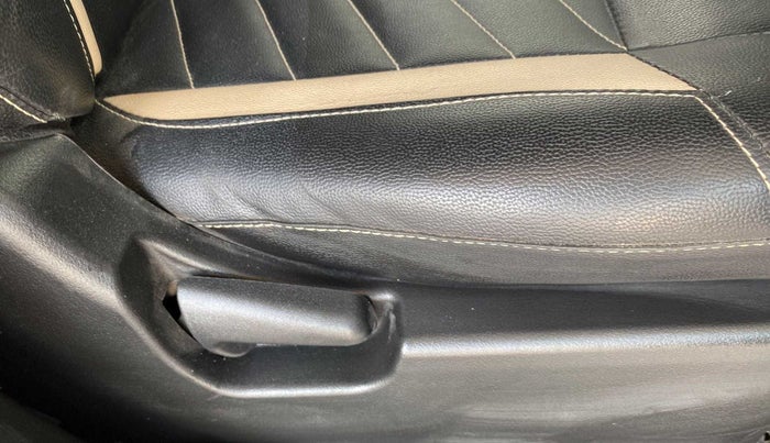 2018 Maruti Wagon R 1.0 LXI, Petrol, Manual, 49,098 km, Driver Side Adjustment Panel