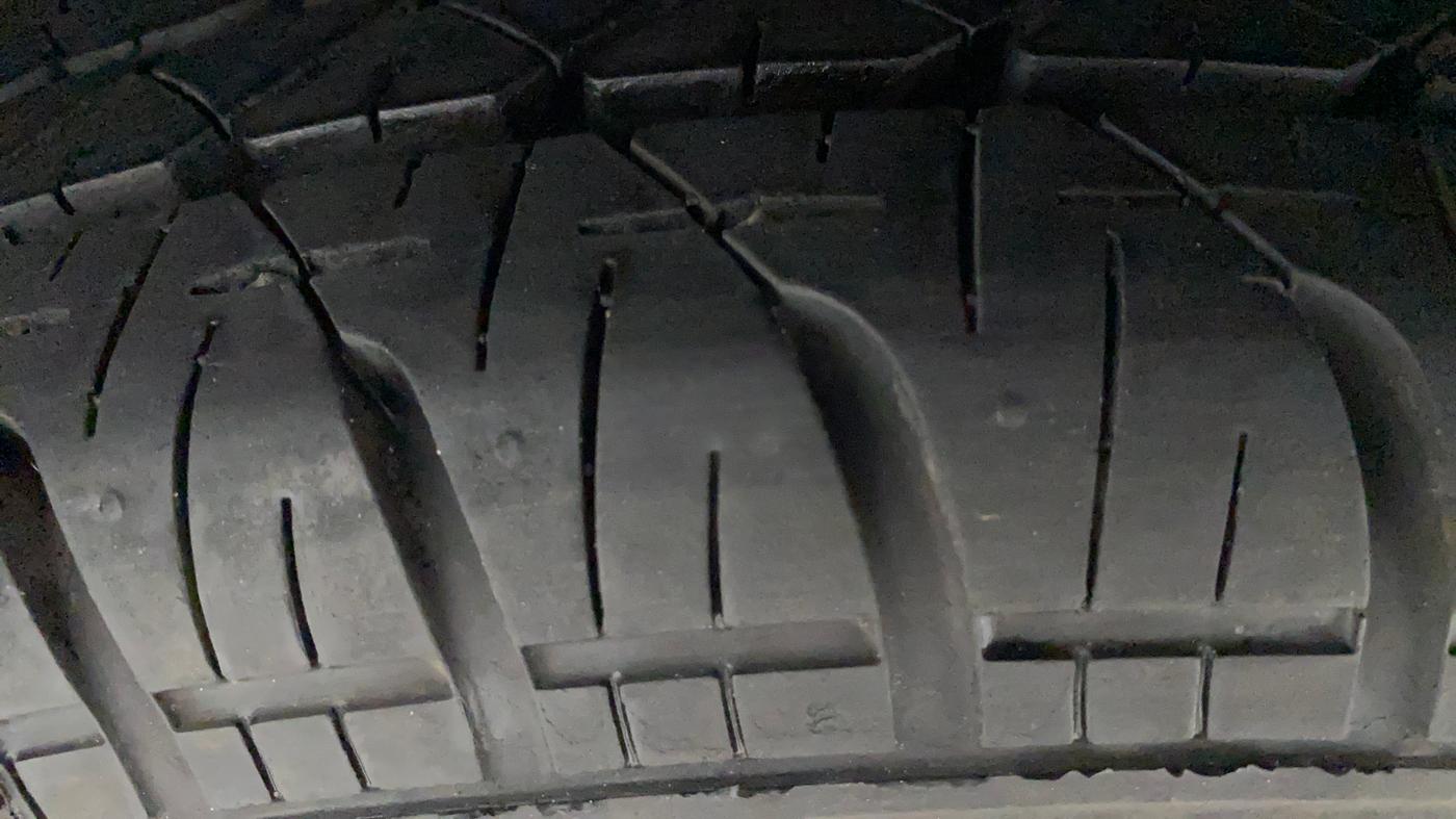 2014 Maruti Ritz VXI, Petrol, Manual, 58,169 km, Left Rear Tyre Tread