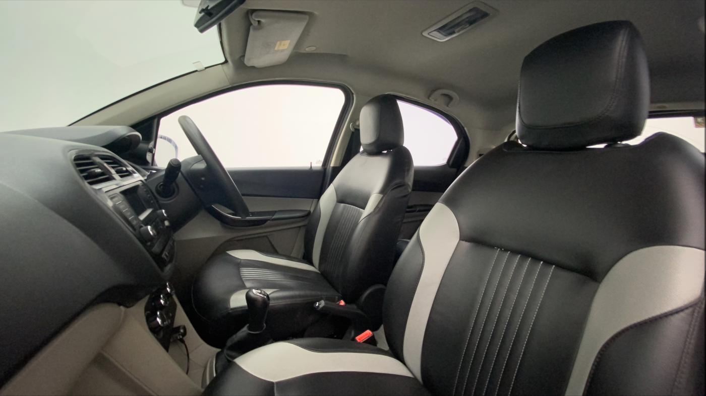 2016 Tata Tiago XZ PETROL, Petrol, Manual, 19,054 km, Right Side Front Door Cabin
