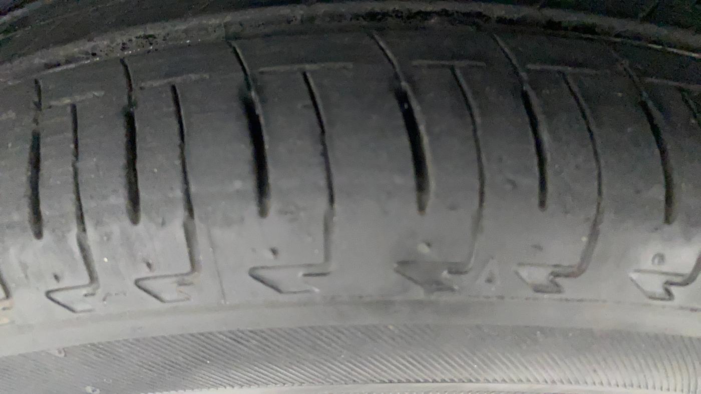 2016 Tata Tiago XZ PETROL, Petrol, Manual, 19,054 km, Left Front Tyre Tread