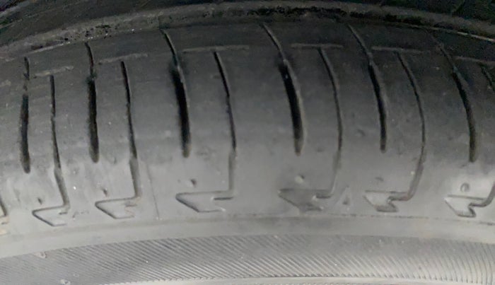 2016 Tata Tiago XZ PETROL, Petrol, Manual, 19,054 km, Left Front Tyre Tread