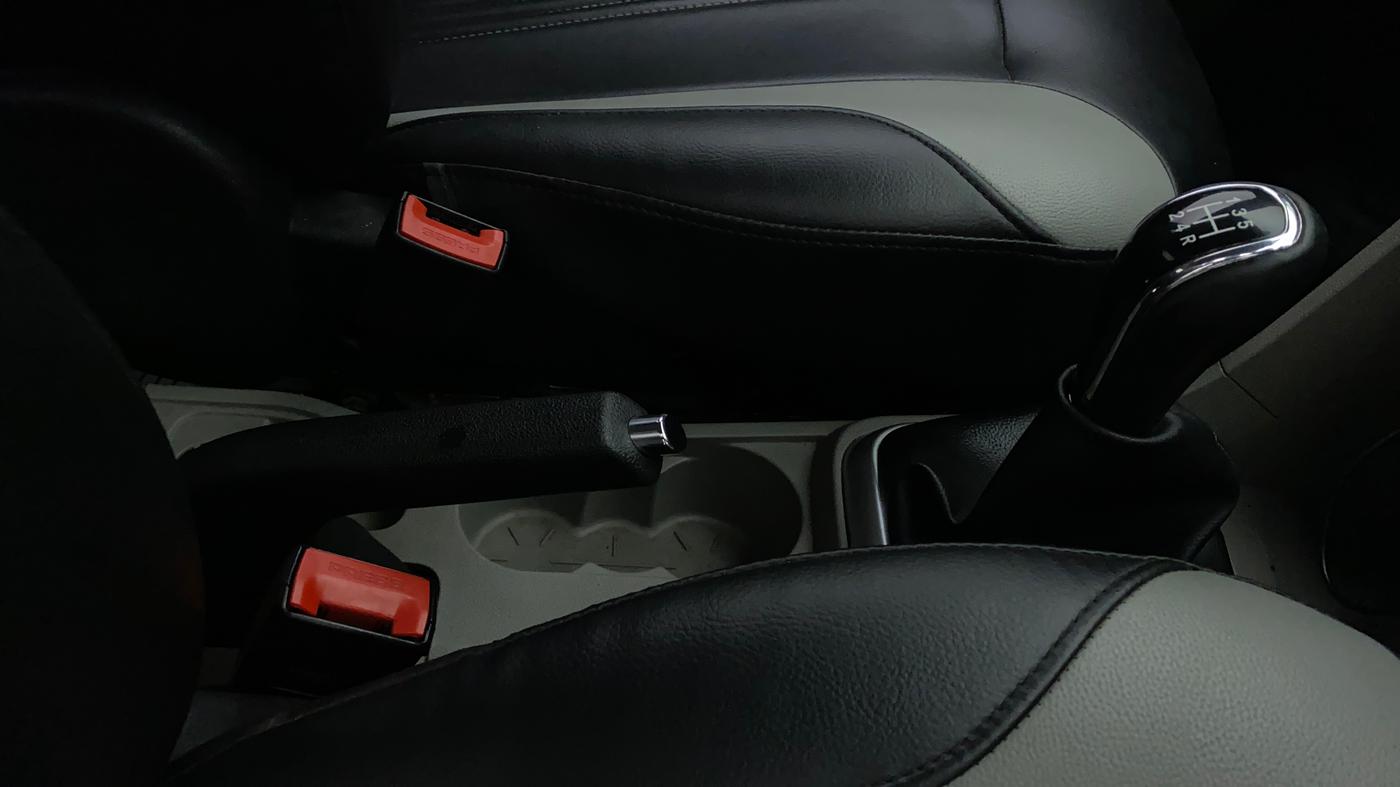 2016 Tata Tiago XZ PETROL, Petrol, Manual, 19,054 km, Gear Lever
