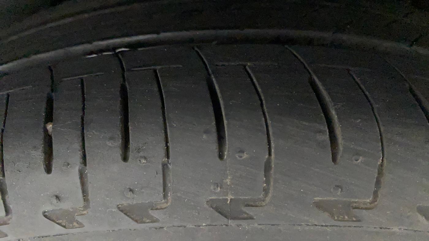 2016 Tata Tiago XZ PETROL, Petrol, Manual, 19,054 km, Left Rear Tyre Tread