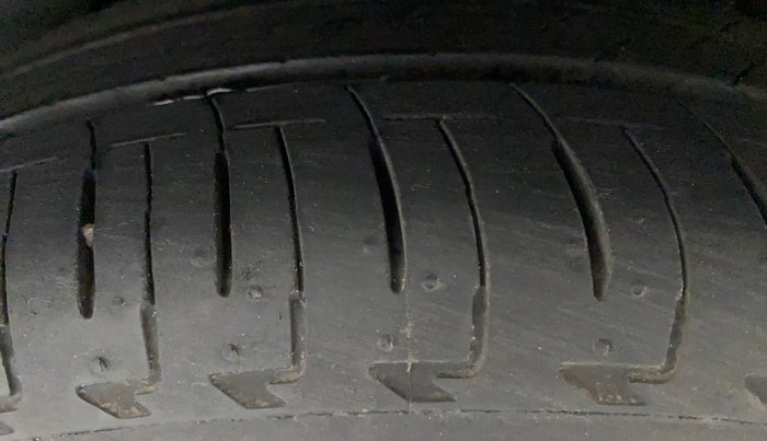 2016 Tata Tiago XZ PETROL, Petrol, Manual, 19,054 km, Left Rear Tyre Tread
