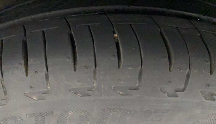 2016 Tata Tiago XZ PETROL, Petrol, Manual, 19,054 km, Right Rear Tyre Tread