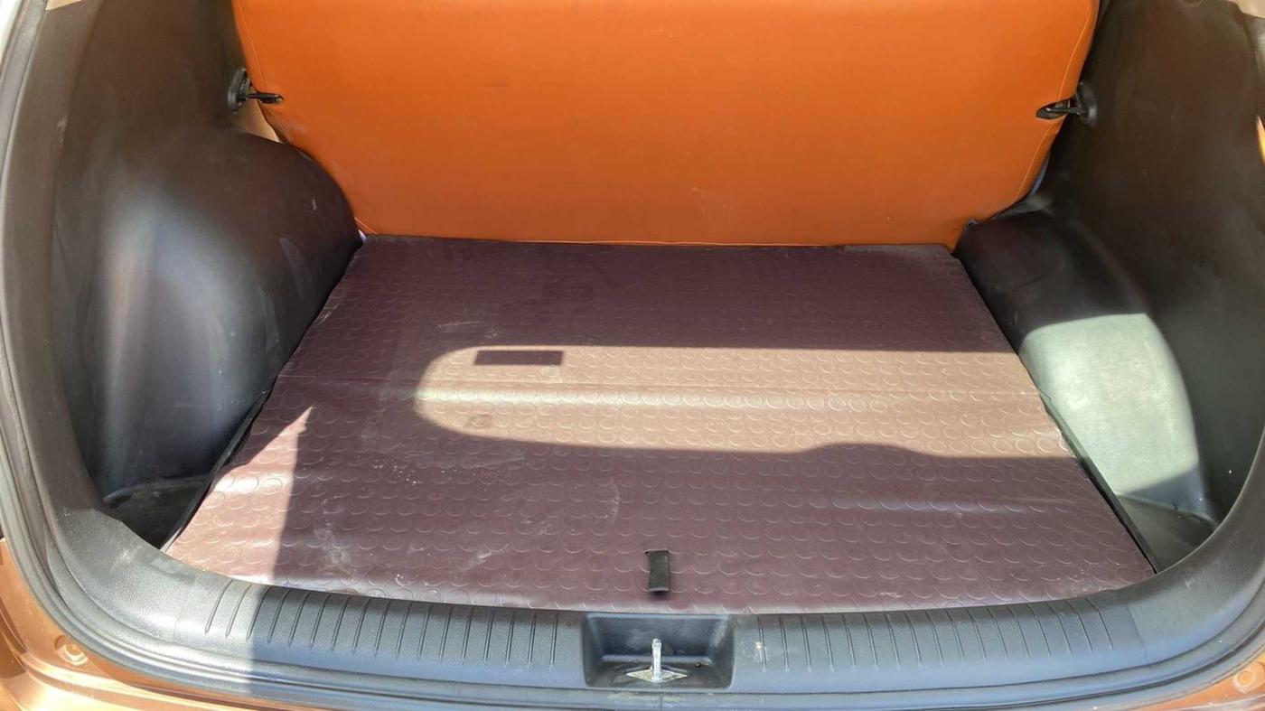 2016 Hyundai Creta E PLUS 1.6 PETROL, Petrol, Manual, 48,955 km, Boot Inside
