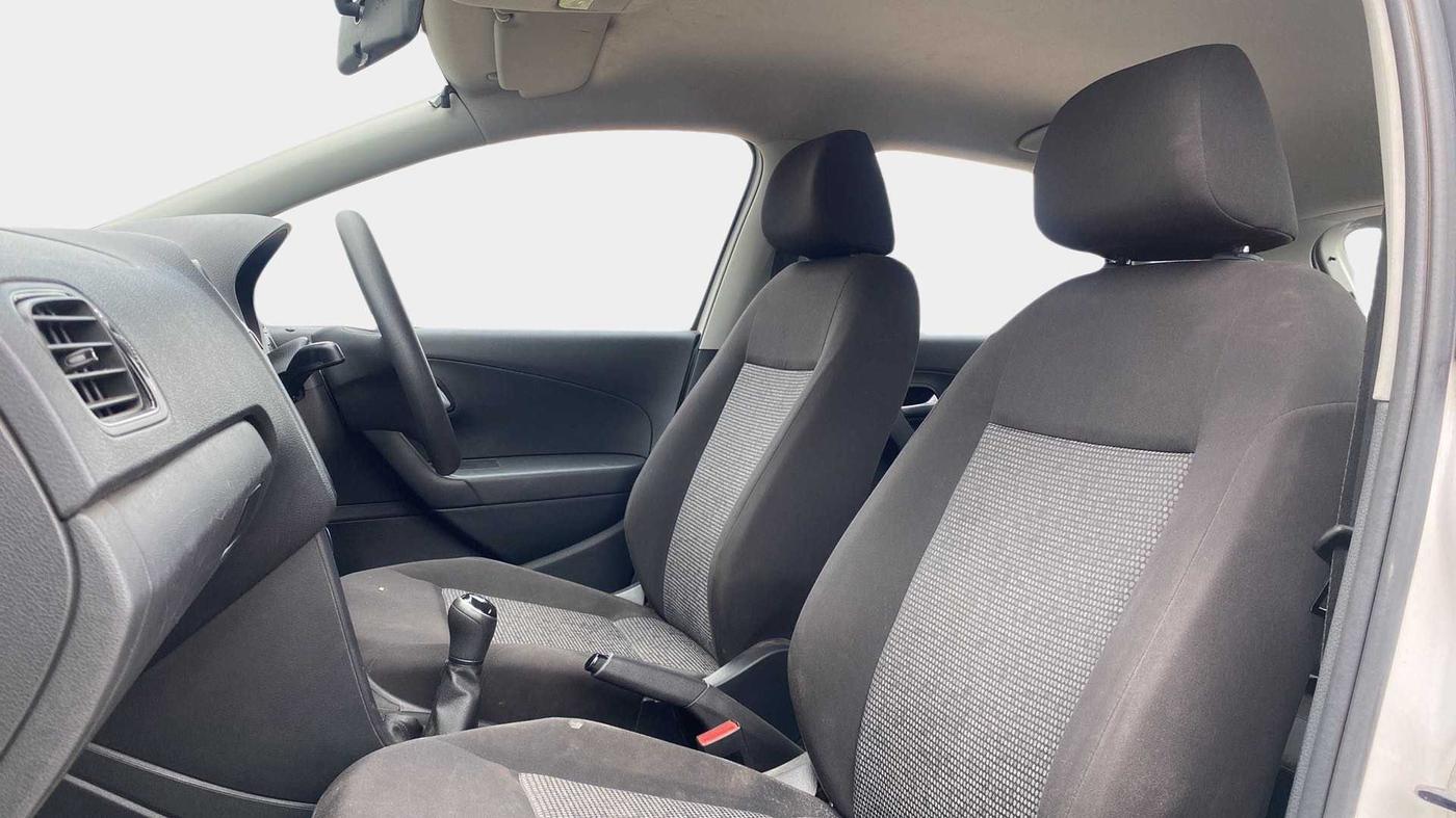 2019 Volkswagen Polo TRENDLINE 1.0L, Petrol, Manual, 22,631 km, Right Side Front Door Cabin