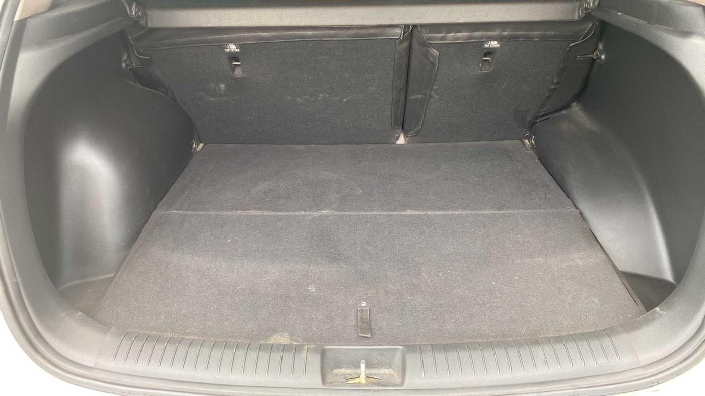 2016 Hyundai Creta SX PLUS AT 1.6 PETROL, Petrol, Automatic, 78,147 km, Boot Inside
