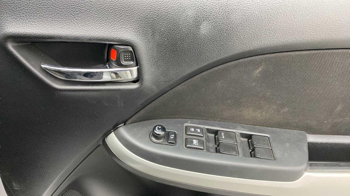 2017 Maruti Baleno ZETA CVT PETROL 1.2, Petrol, Automatic, 41,542 km, Driver Side Door Panels Control