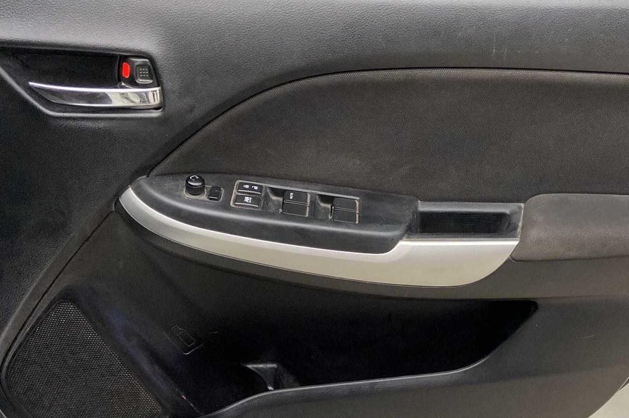 2016 Maruti Baleno ZETA PETROL 1.2, Petrol, Manual, 47,984 km, Driver Side Door Panels Control