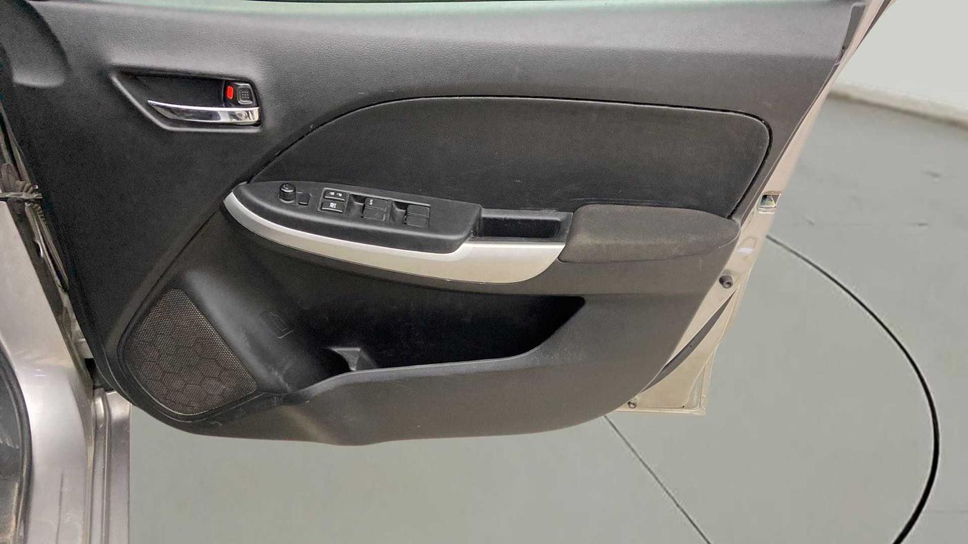 2015 Maruti Baleno ALPHA PETROL 1.2, CNG, Manual, 55,286 km, Driver Side Door Panels Control