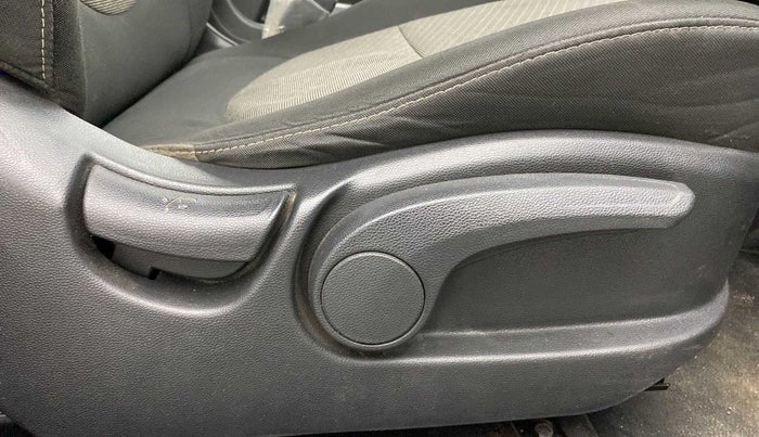 2017 Hyundai Creta SX PLUS AT 1.6 PETROL, Petrol, Automatic, 52,180 km, Driver Side Adjustment Panel