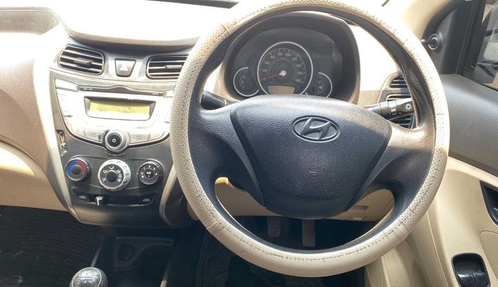 2016 Hyundai Eon MAGNA +, Petrol, Manual, 96,928 km, Steering Wheel Close Up
