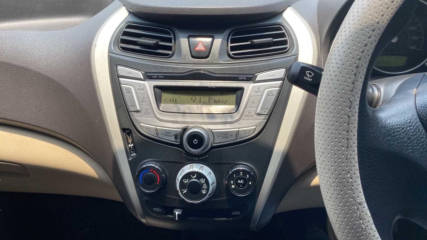 2016 Hyundai Eon MAGNA +, Petrol, Manual, 96,928 km, Air Conditioner
