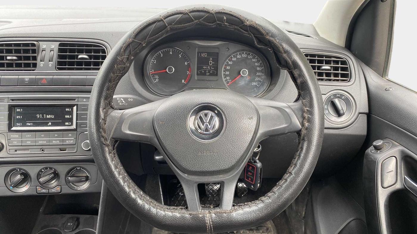 2017 Volkswagen Polo COMFORTLINE 1.2L, Petrol, Manual, 44,464 km, Steering Wheel Close Up