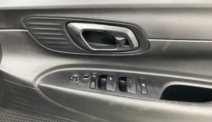 2022 Hyundai NEW I20 MAGNA 1.5 MT, Diesel, Manual, 17,833 km, Driver Side Door Panels Control