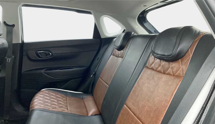 2022 Hyundai NEW I20 MAGNA 1.5 MT, Diesel, Manual, 17,833 km, Right Side Rear Door Cabin