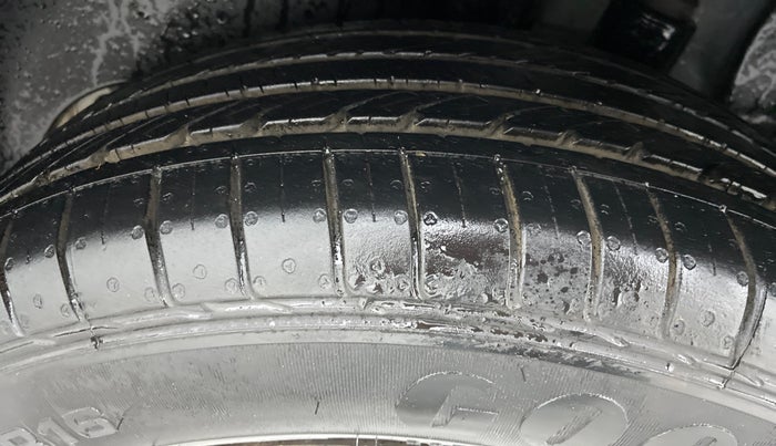 2015 Hyundai Creta 1.6 S, Petrol, Manual, Left Rear Tyre Tread